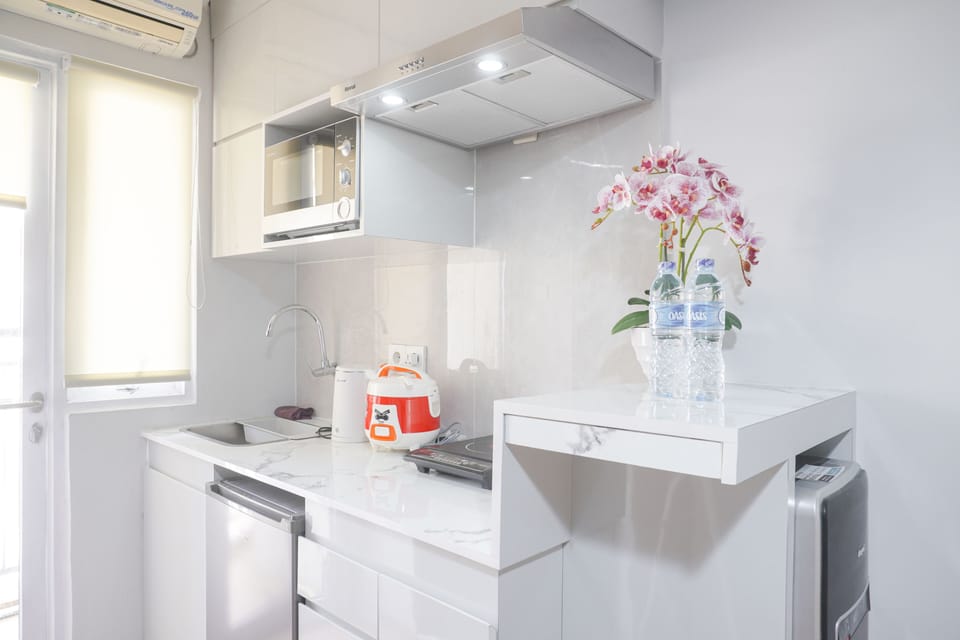 Studio | Private kitchen | Full-size fridge, stovetop, rice cooker