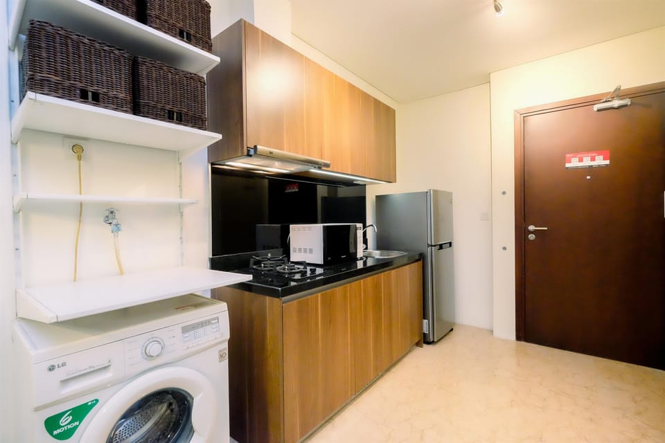Apartment | Private kitchen | Full-size fridge, microwave, stovetop, rice cooker