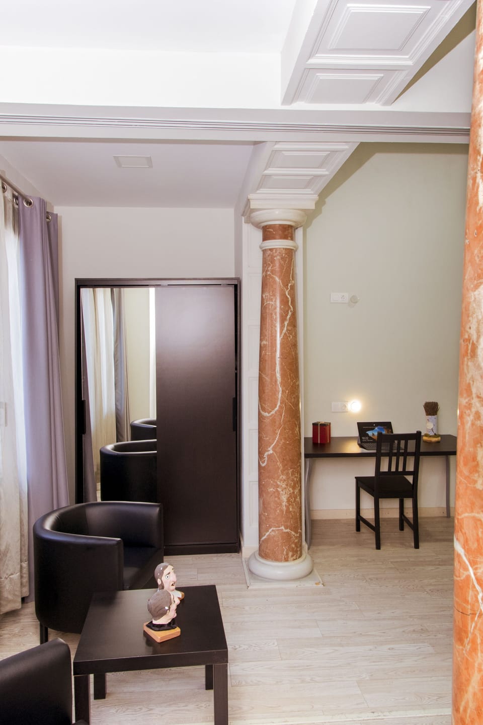 Suite | Premium bedding, free WiFi, bed sheets