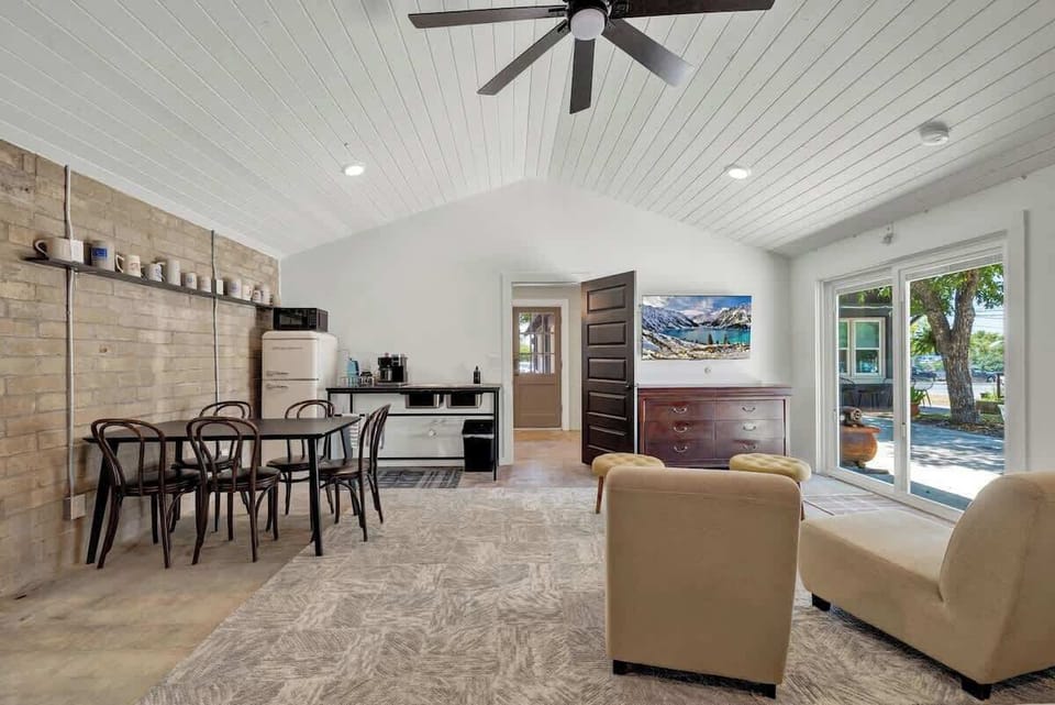 House, Multiple Beds, Patio, City View (262 & 296 N Union) | Dining