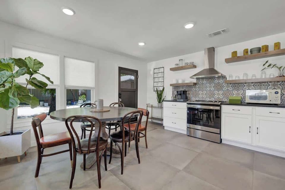 House, Multiple Beds, Patio, City View (296 N Union Ave) | Private kitchen | Coffee/tea maker, electric kettle