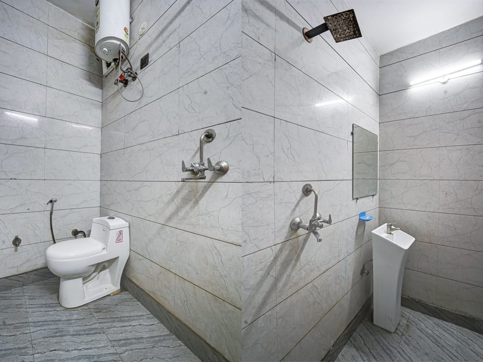 Deluxe Double Room | Bathroom | Bathtub, towels