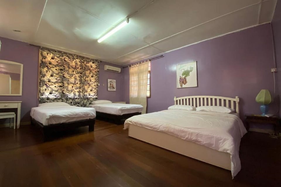 Family Room, Shared Bathroom | Bed sheets