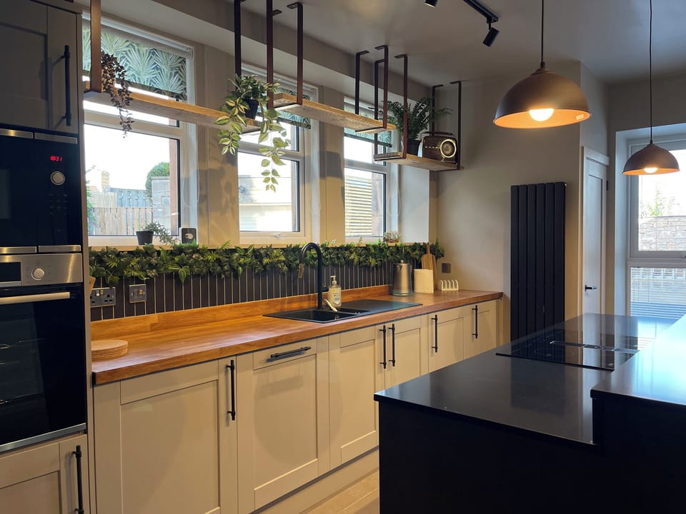 Fridge, dishwasher, cookware/dishes/utensils