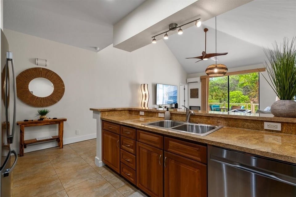 Condo, 2 Bedrooms | Private kitchen | Coffee/tea maker, fridge, oven, stovetop