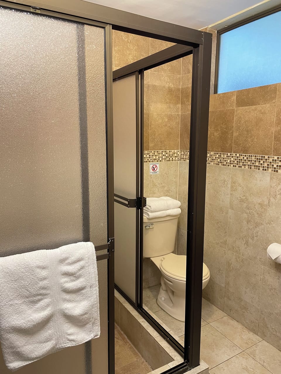 Standard Room | Bathroom | Shower, rainfall showerhead, free toiletries, soap
