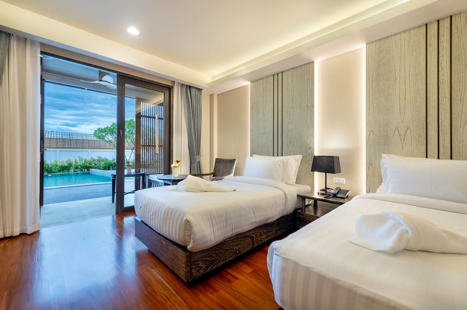 Luxury Twin Room | Balcony view