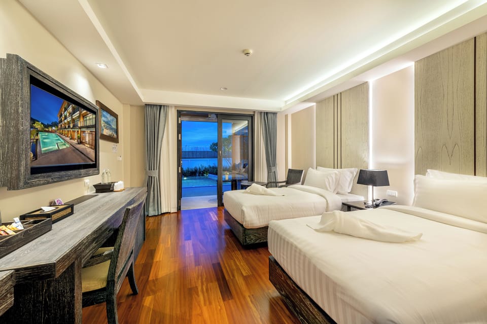 Luxury Twin Room | Desk, free WiFi