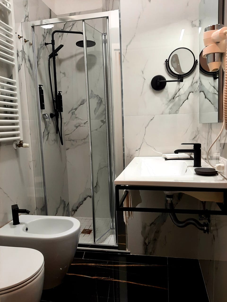 Comfort Double or Twin Room | Bathroom | Shower, rainfall showerhead, hair dryer, bathrobes