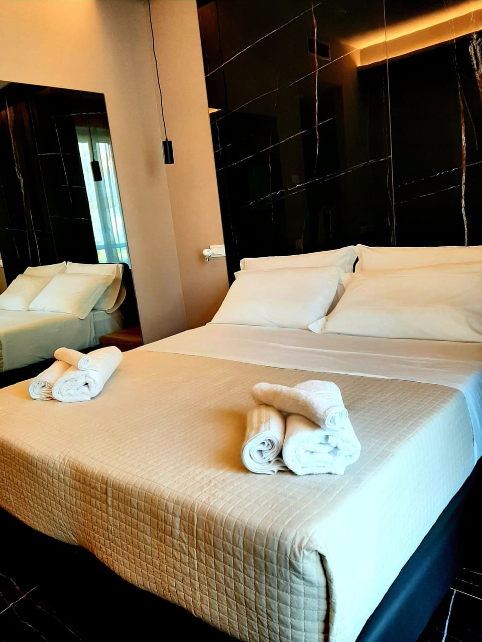 Comfort Double or Twin Room | Minibar, in-room safe, laptop workspace, free WiFi