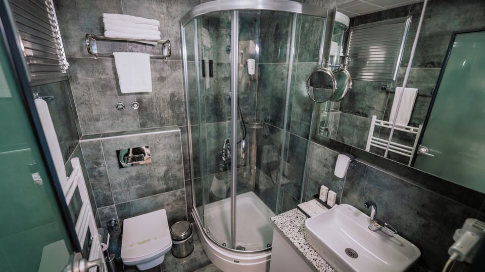 Business Suite | Bathroom | Slippers