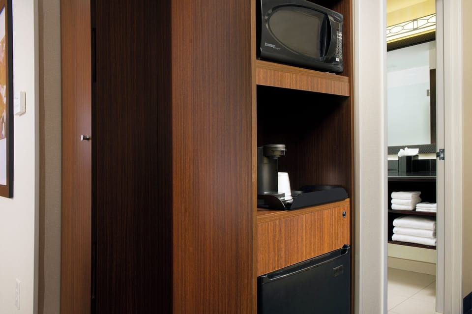 In-room safe, desk, laptop workspace, iron/ironing board