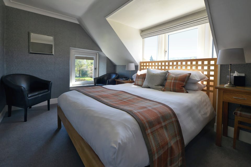 Signature Double Room | Free WiFi, bed sheets