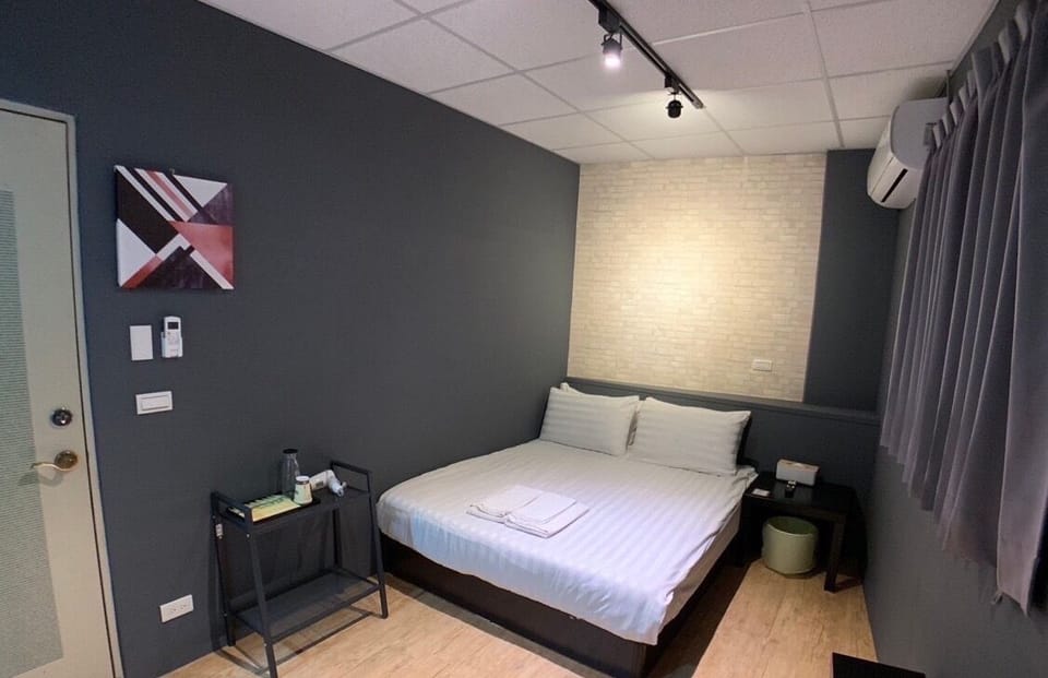 Basic Room, 1 Double Bed | 1 bedroom, individually furnished, free WiFi