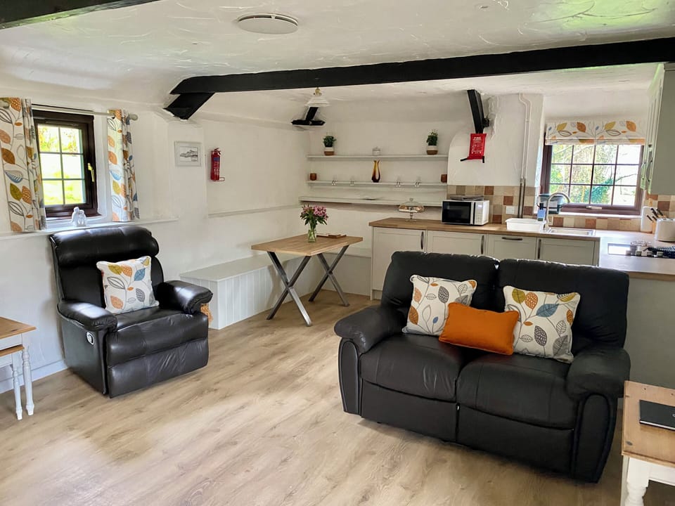 Cottage | Living area