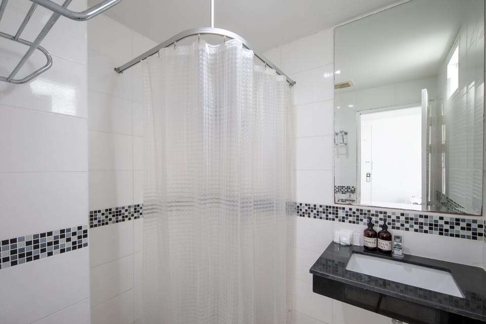 Superior Double or Twin Room | Bathroom | Free toiletries, hair dryer, towels, soap