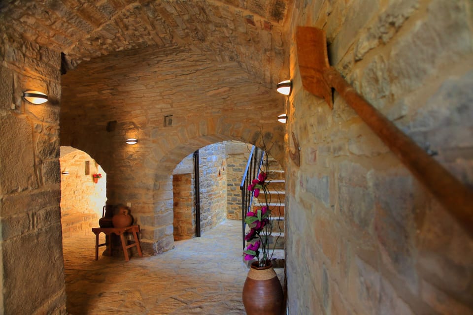 Casas Pirineo Aínsa: Pool & Garden Country House in Aragon