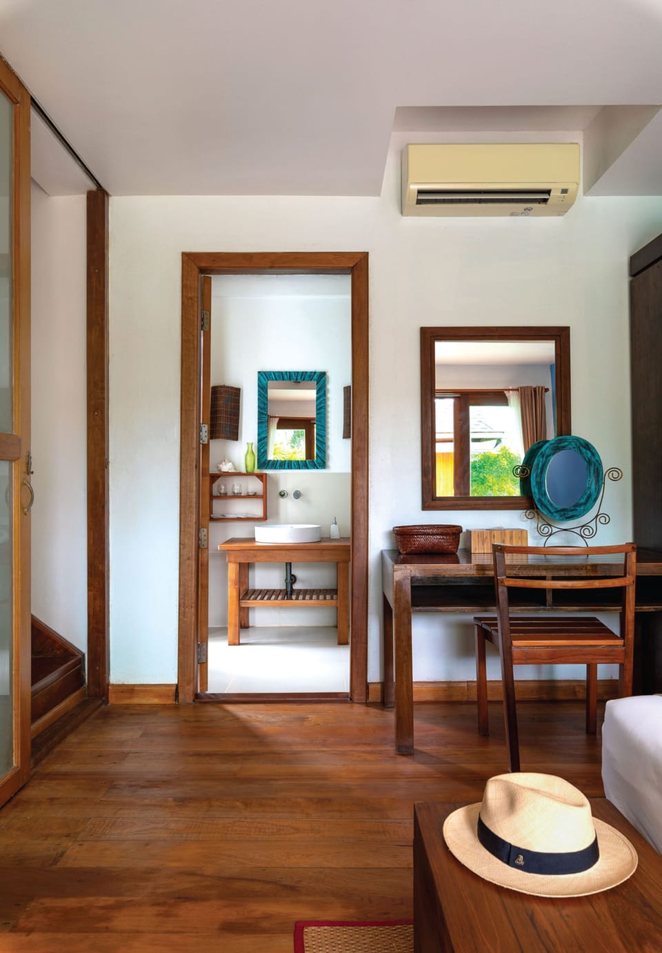 Pool Villa | Bathroom | Shower, rainfall showerhead, free toiletries, hair dryer