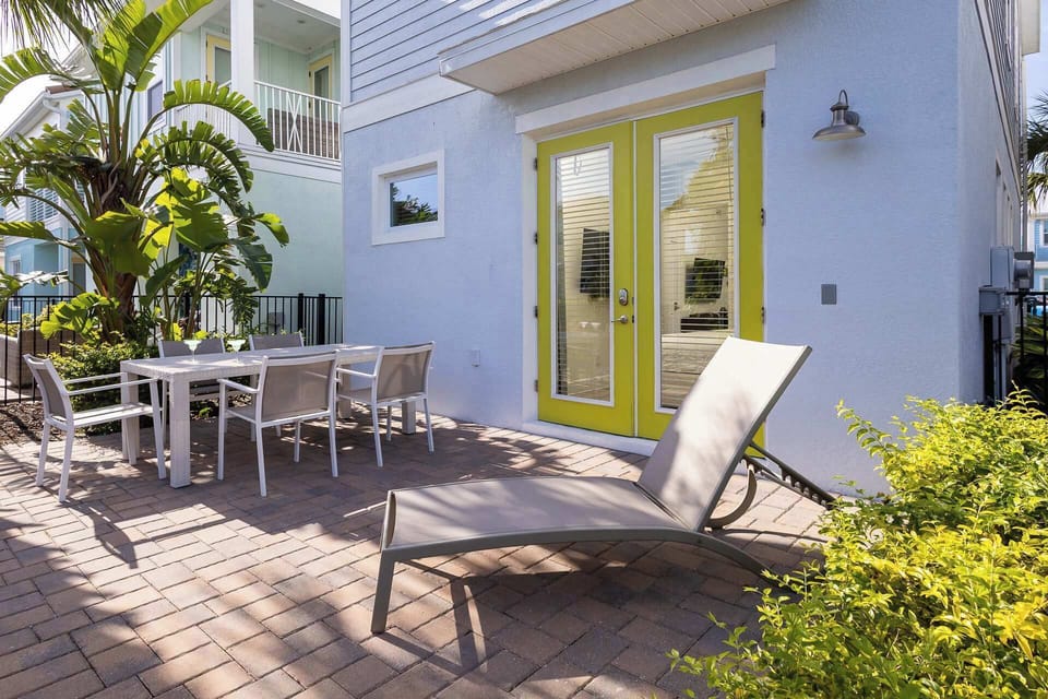 House, Multiple Beds, Patio, City View (Up to Scale With Margaritas) | Outdoor dining