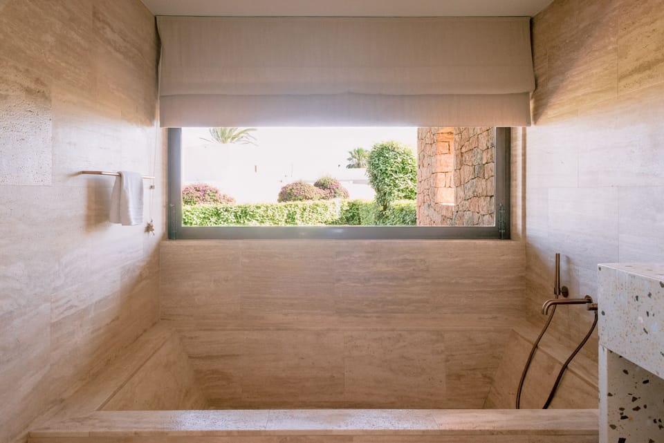 Premium Double Room | Bathroom | Combined shower/tub, jetted tub, rainfall showerhead