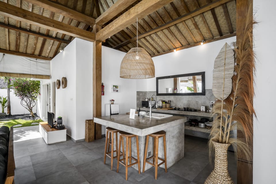 Deluxe Villa, 4 Bedrooms, Private Pool, Pool View | Private kitchen | Fridge, microwave, stovetop, electric kettle