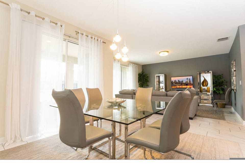 House | 6 bedrooms