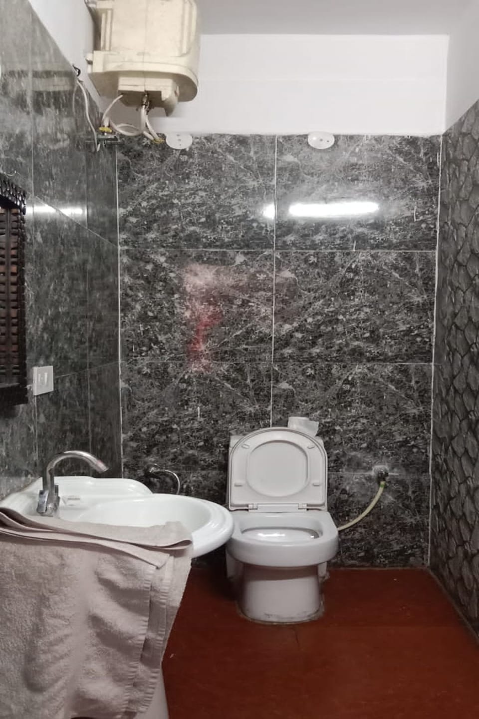 Standard Room | Bathroom | Shower, rainfall showerhead, free toiletries, towels