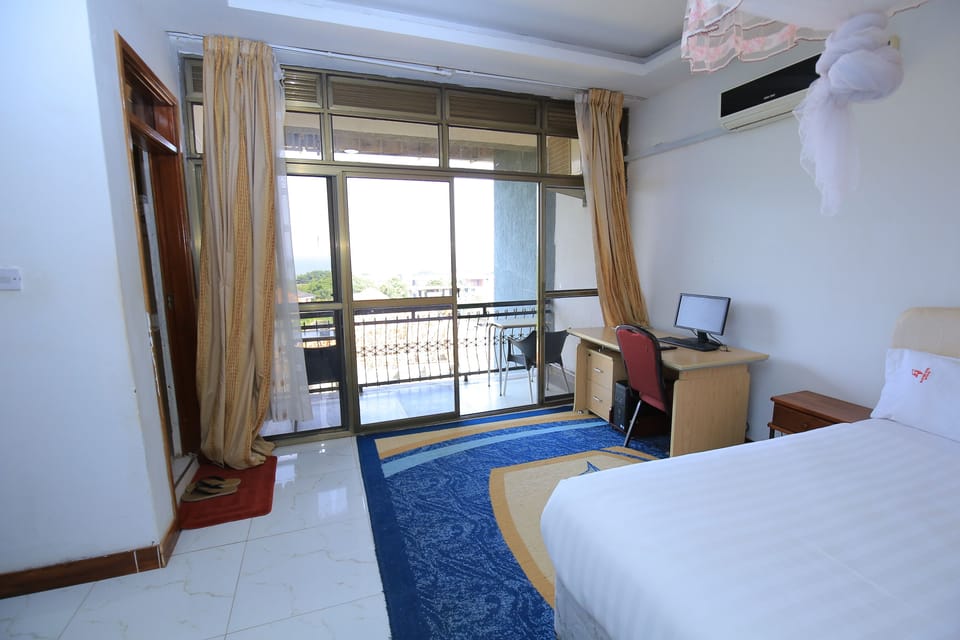 Business Double Room | Free WiFi