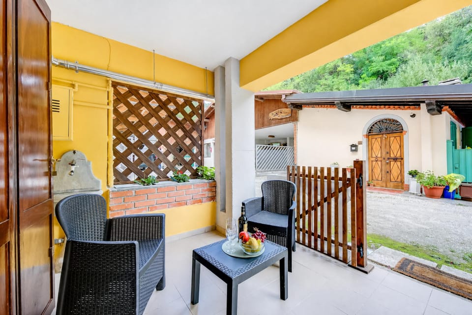 Family Apartment, 1 Bedroom, Microwave (Vicolo 42-private Terrace-200m Lake) | Terrace/patio