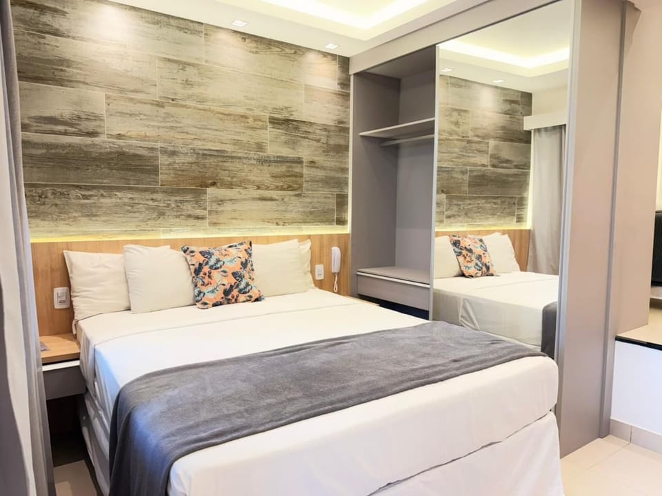 Family Room | Premium bedding, minibar, in-room safe, iron/ironing board