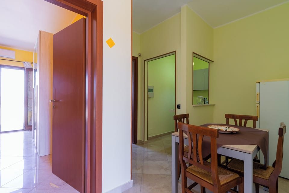 Apartment | Dining room