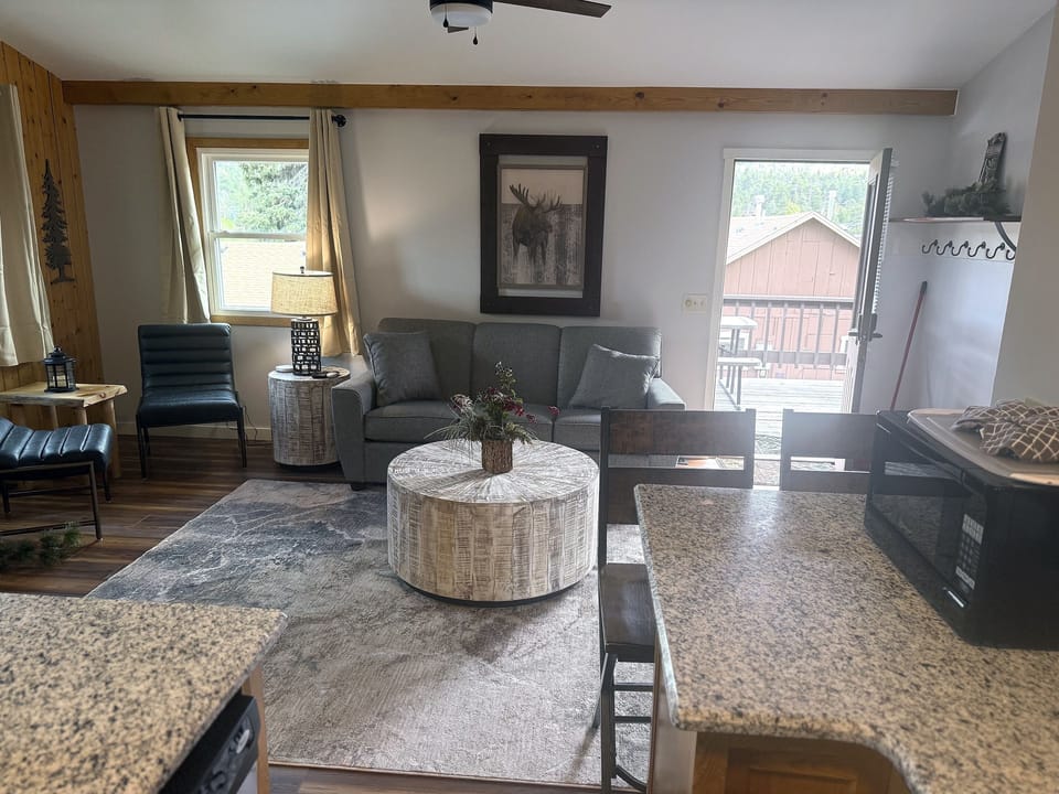Cabin, 2 Bedrooms | Living area