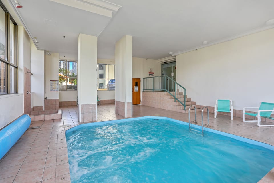 Indoor spa tub