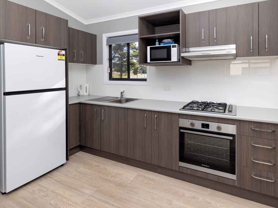 Superior 3 Bedroom Cabin | Private kitchen | Coffee/tea maker, fridge, microwave, toaster