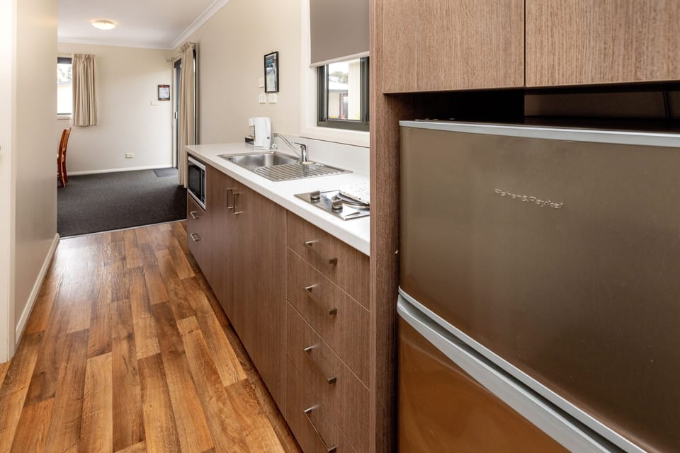 Two Bedroom Cabin - Cambridge | Private kitchen | Full-size fridge, microwave, stovetop, electric kettle