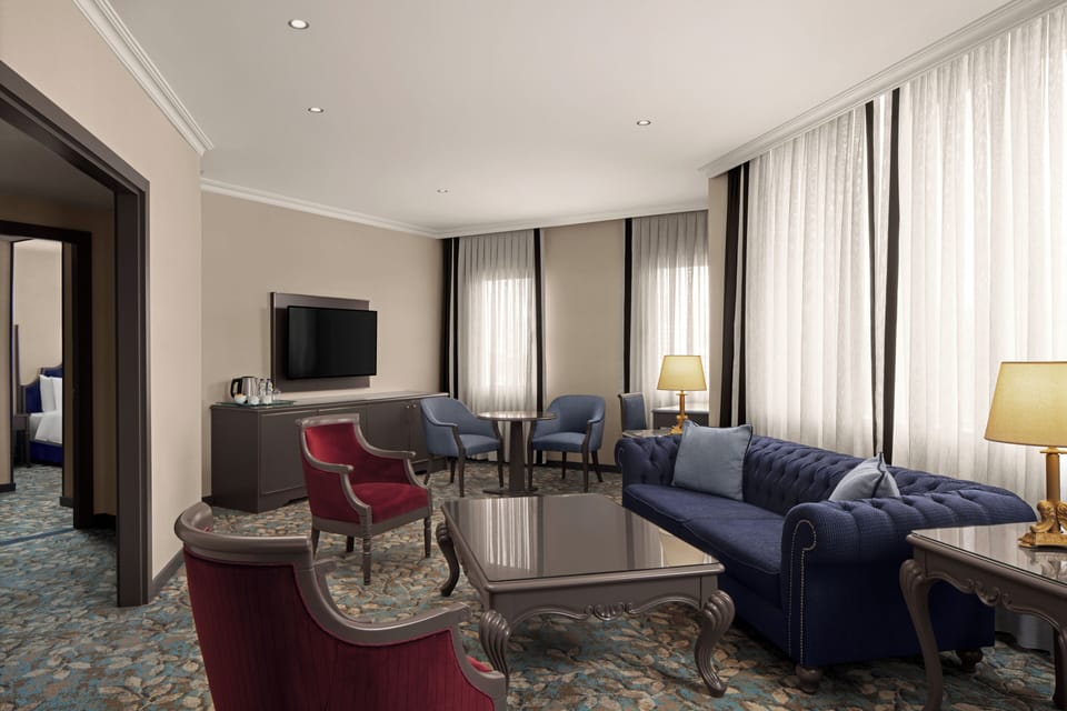 Presidential Suite | Living area | TV