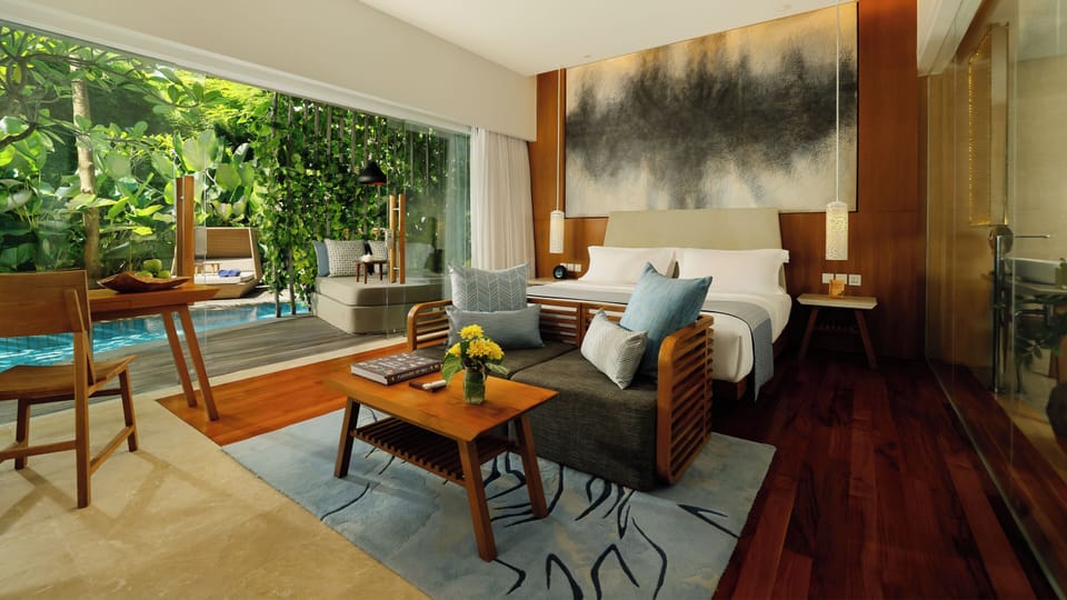 Impressive Lagoon Pool Suite - 1 King Bed With Butler Service | Premium bedding, minibar, in-room safe, desk