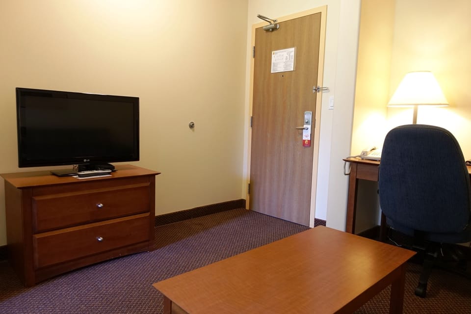 Desk, soundproofing, iron/ironing board, free cribs/infant beds