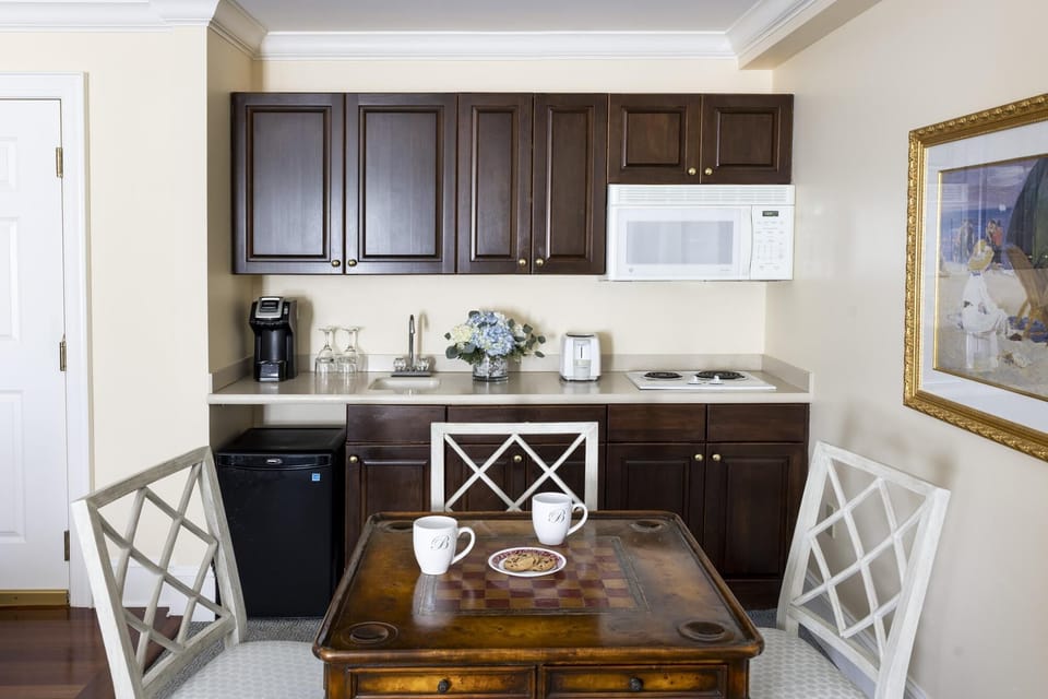 In-room safe, desk, laptop workspace, iron/ironing board
