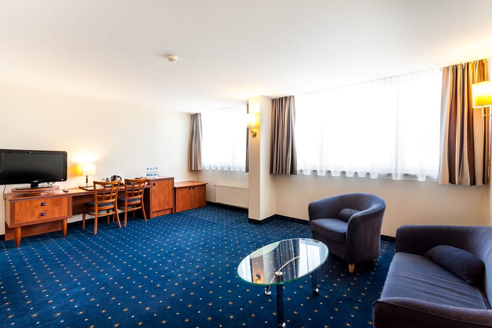 Luxury Apartment, 1 Double Bed | Hypo-allergenic bedding available, desk, WiFi (free), bed sheets