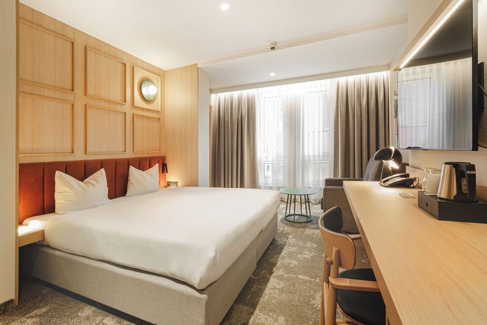 Superior Double Room | In-room safe, desk, laptop workspace, blackout drapes