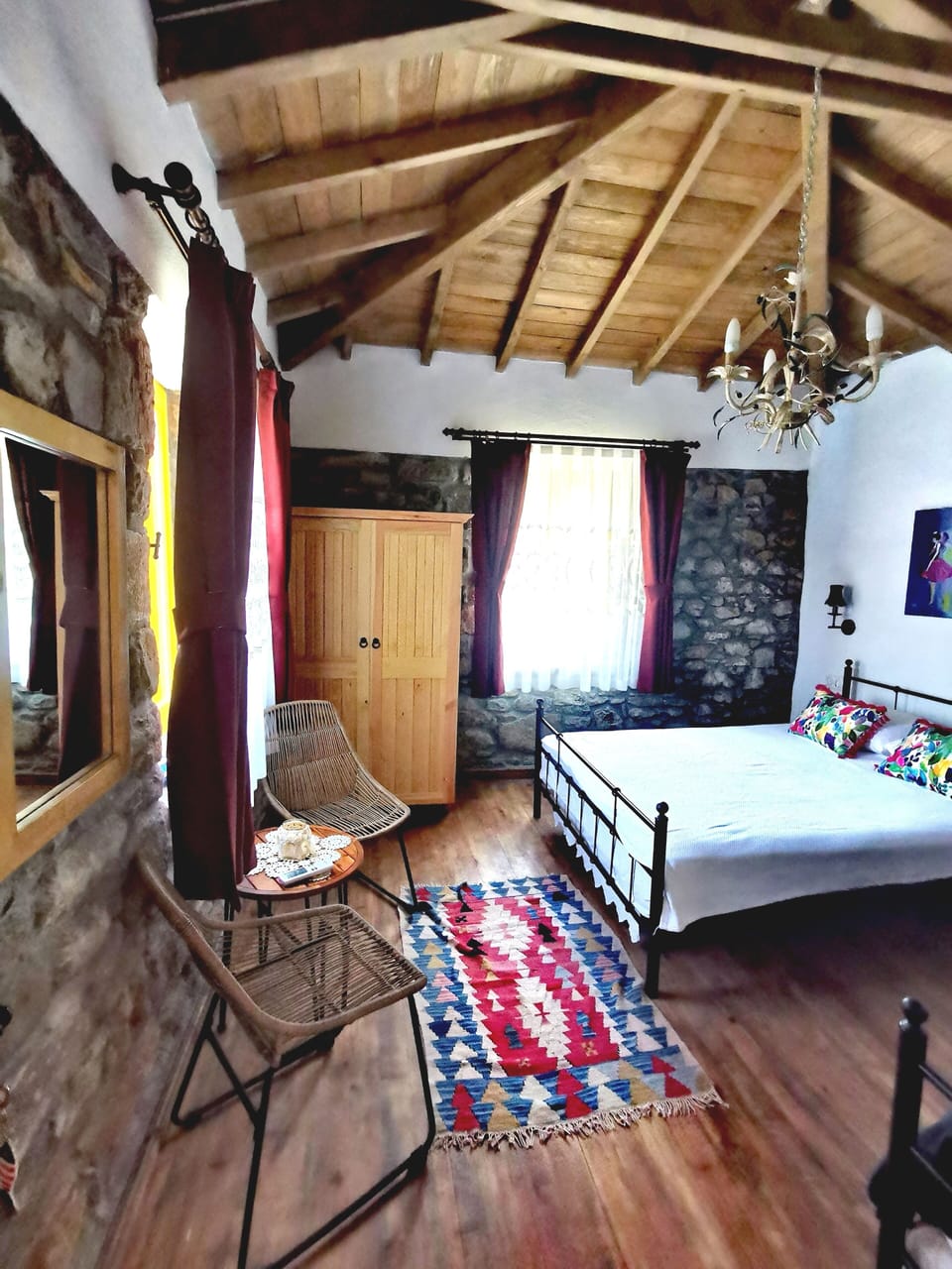 Design Triple Room | Individually decorated, individually furnished, blackout drapes