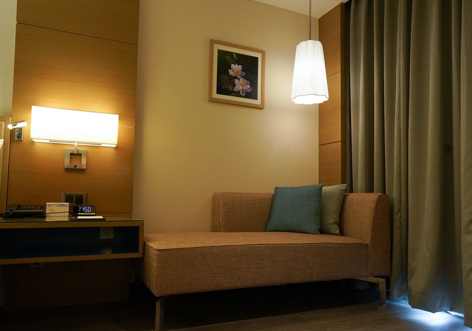 Deluxe Double or Twin Room | Minibar, in-room safe, individually furnished, desk