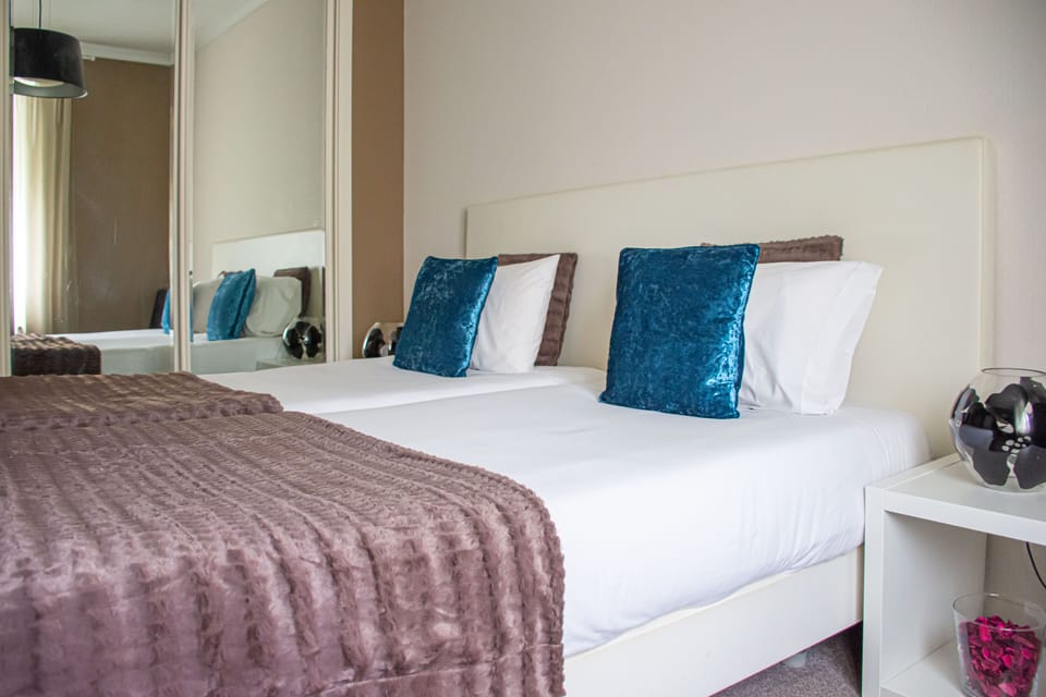 Classic Twin Room, City View | Minibar, desk, free WiFi