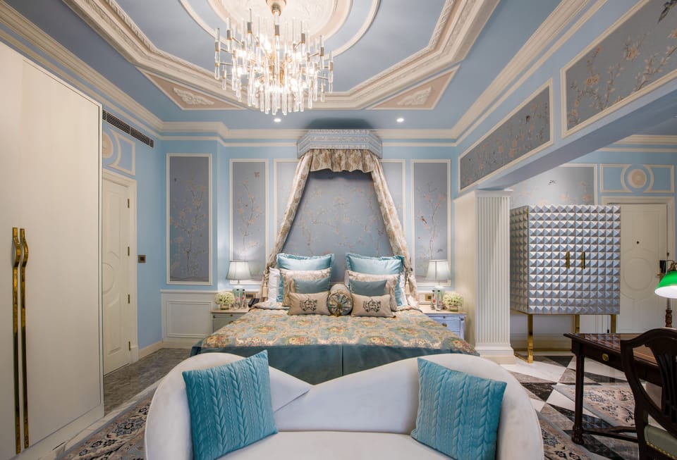 Luxury Suite, Non Smoking (Heritage with Whirlpool) | Egyptian cotton sheets, premium bedding, down comforters, pillowtop beds