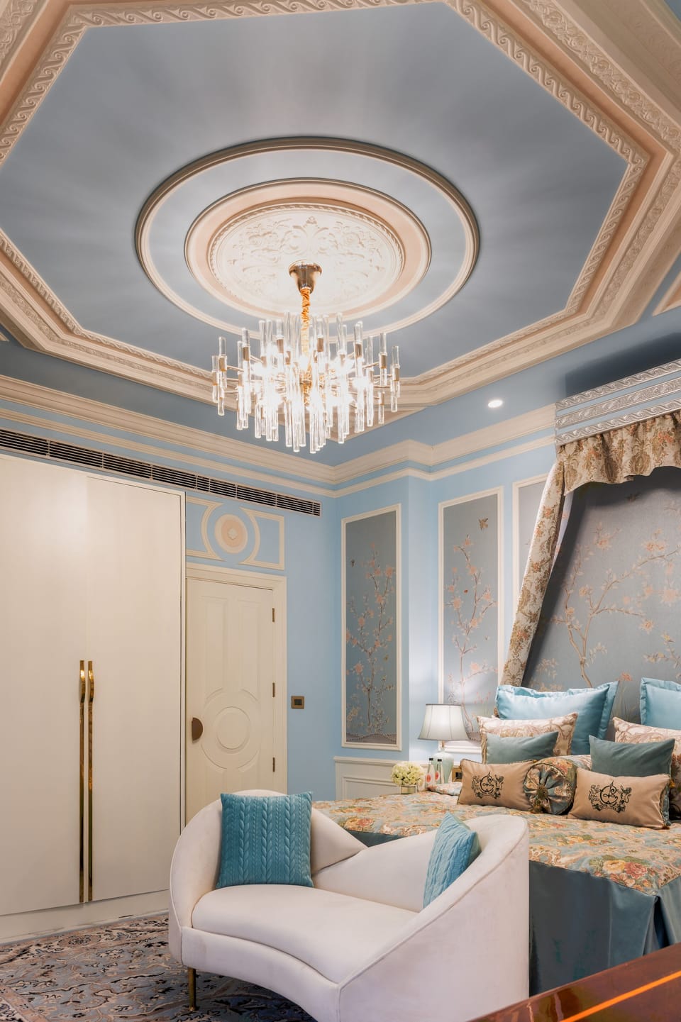 Luxury Suite, Non Smoking (Heritage with Whirlpool) | Egyptian cotton sheets, premium bedding, down comforters, pillowtop beds