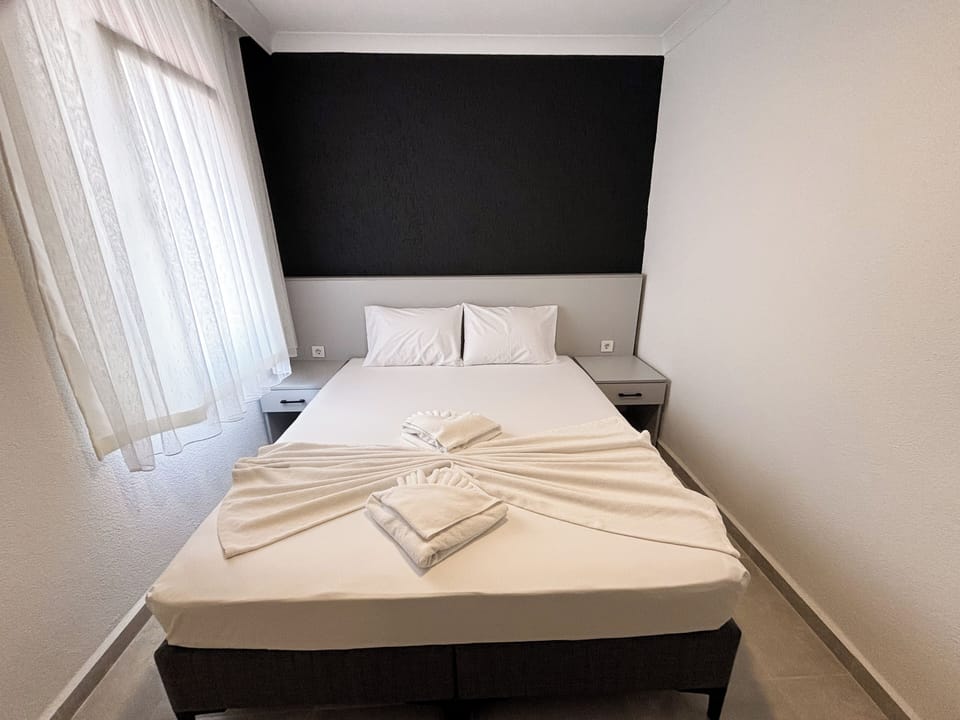 Family Suite | Premium bedding, desk, laptop workspace