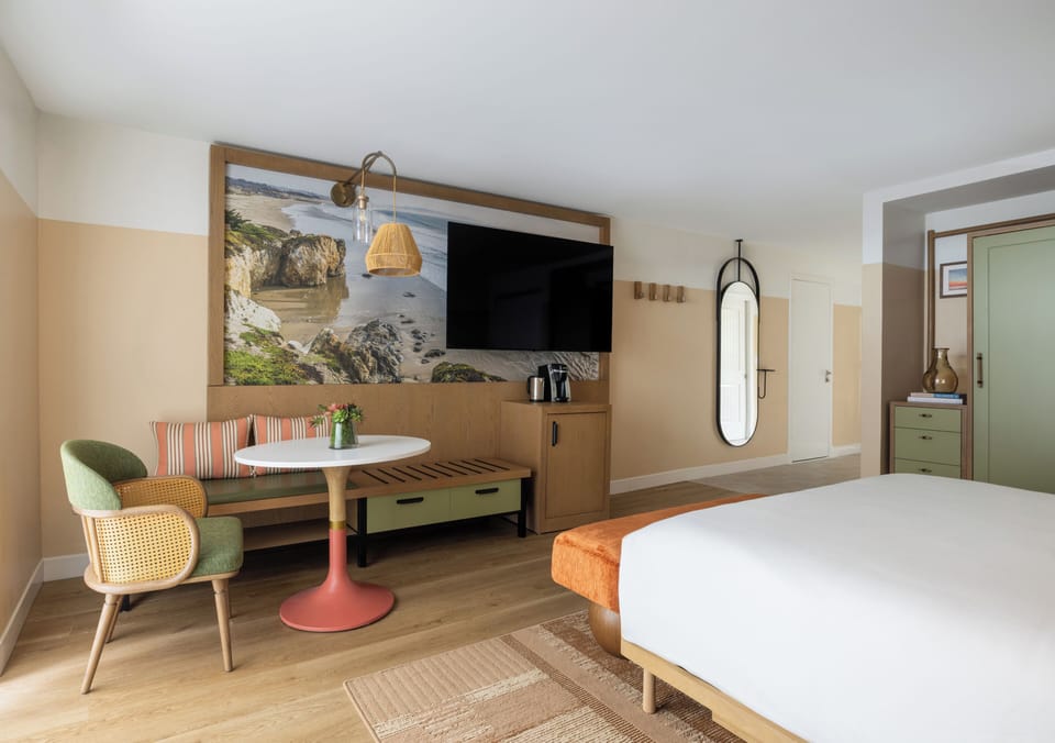 Deluxe Room, 1 King Bed, Accessible (Ocean View) | In-room safe, desk, blackout drapes, iron/ironing board