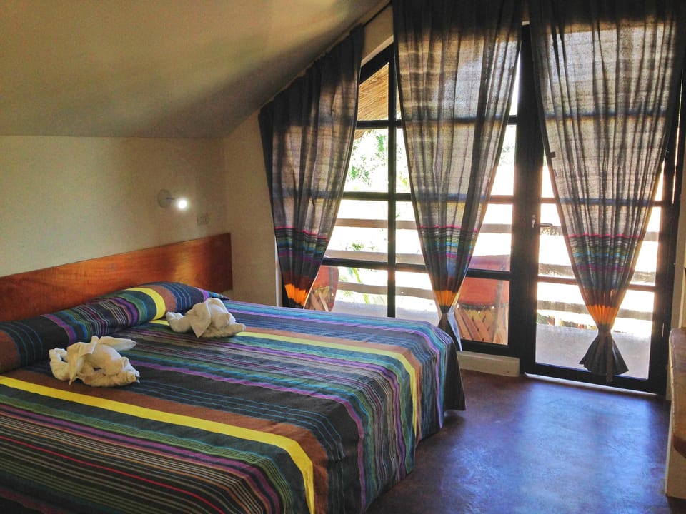 Standard Room, 1 King Bed | In-room safe, desk, iron/ironing board (on request)