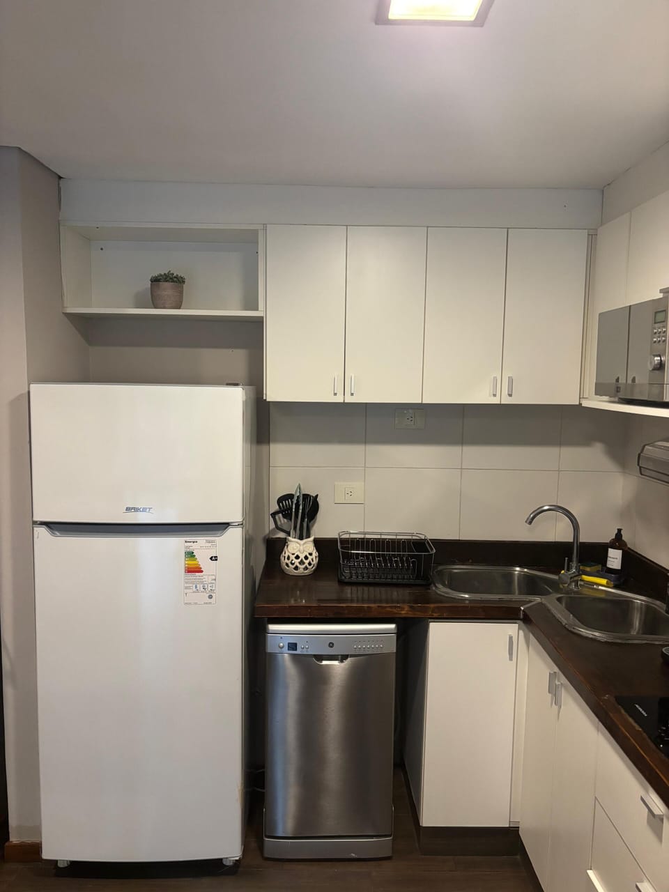 Executive Apartment | Individually furnished, desk, laptop workspace, blackout drapes
